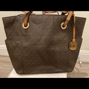Michael Kors tote
11Lx 16.5w